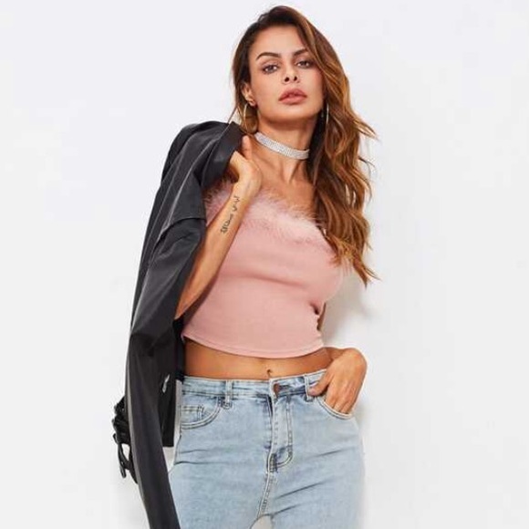 ‼️CLEARANCE Item‼️| SHEIN Pink Fur Crop Top - Picture 9 of 11
